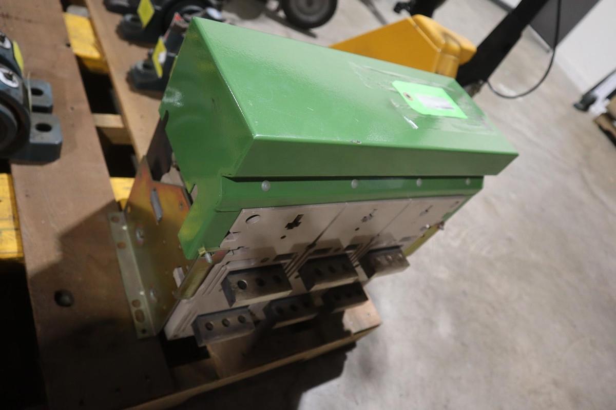 Used SQUARE D MP20H2 MASTERPACT CIRCUIT BREAKER 2000 STOCK CC59