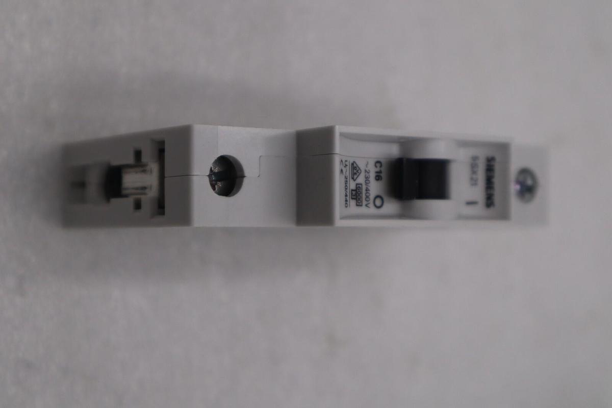 Used SIEMENS 5SX2 CIRCUIT BREAKER 5SX21 D16 1-Pole ~230/400V 277 VAC STOCK G838A