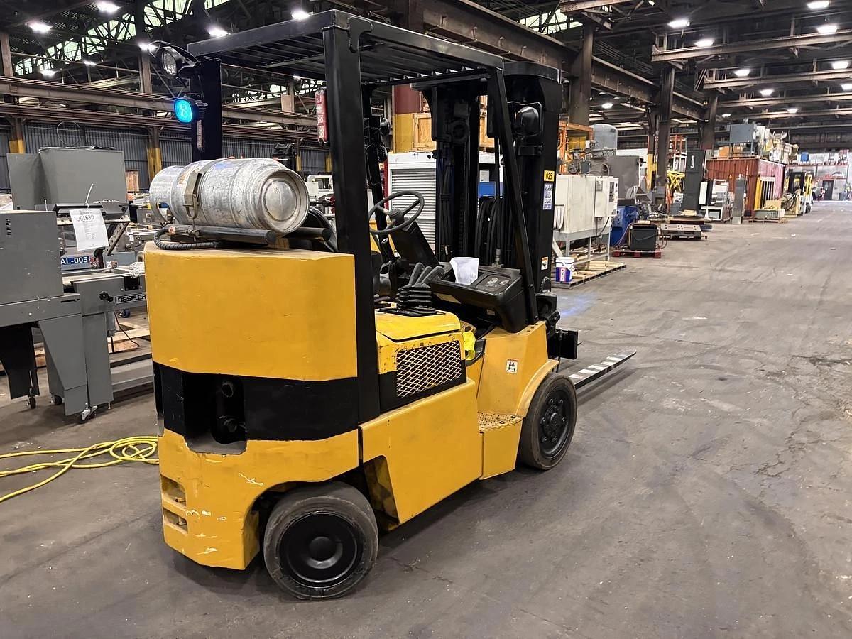 Used 8,000LB YALE GLC080LJNGAE088 FORKLIFT