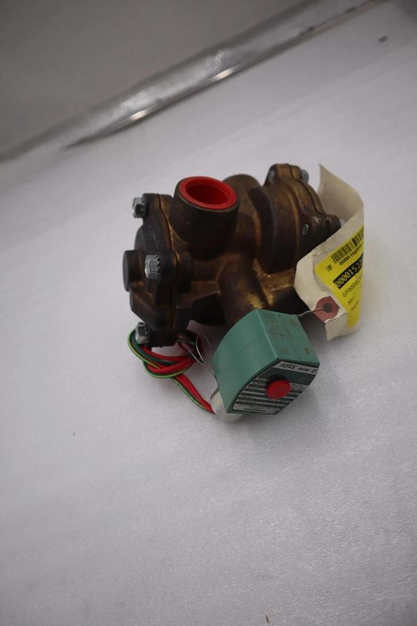 NEW NO BOX ASCO 8316G034 RedHat II Solenoid Valve 1" 3-Way 120/60 VAC #G739A