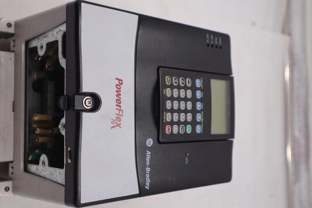 Used 20AD8P0A3AYNANC0 ALLEN BRADLEY POWERFLEX 70 5HP AC DRIVE 480 VOLT STOCK 3293