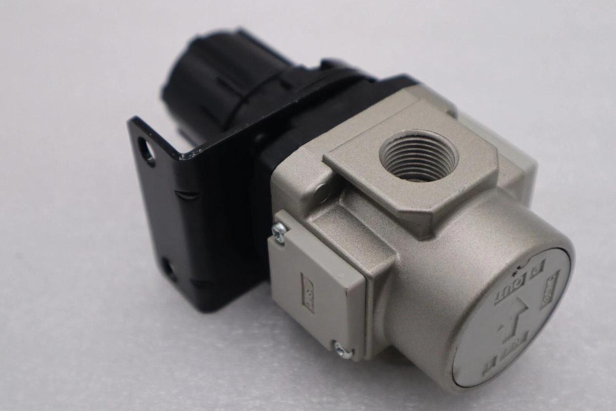 SMC AR30-N03-Z/ AR30N03Z  (NEW NO BOX) STOCK L-530-C