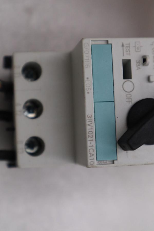Used LOT OF 4 Siemens 3RV1021-1CA10 Manual Circuit Breaker 1.8-2.5A STOCK H1828