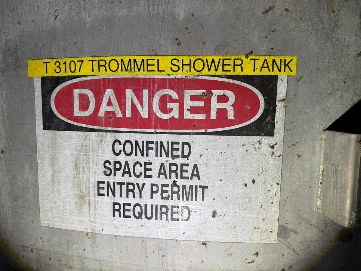 Used 6,500 GALLON TANK 304L STAINLESS STEEL MEASURING 8' DIAMETER X 12' TALL