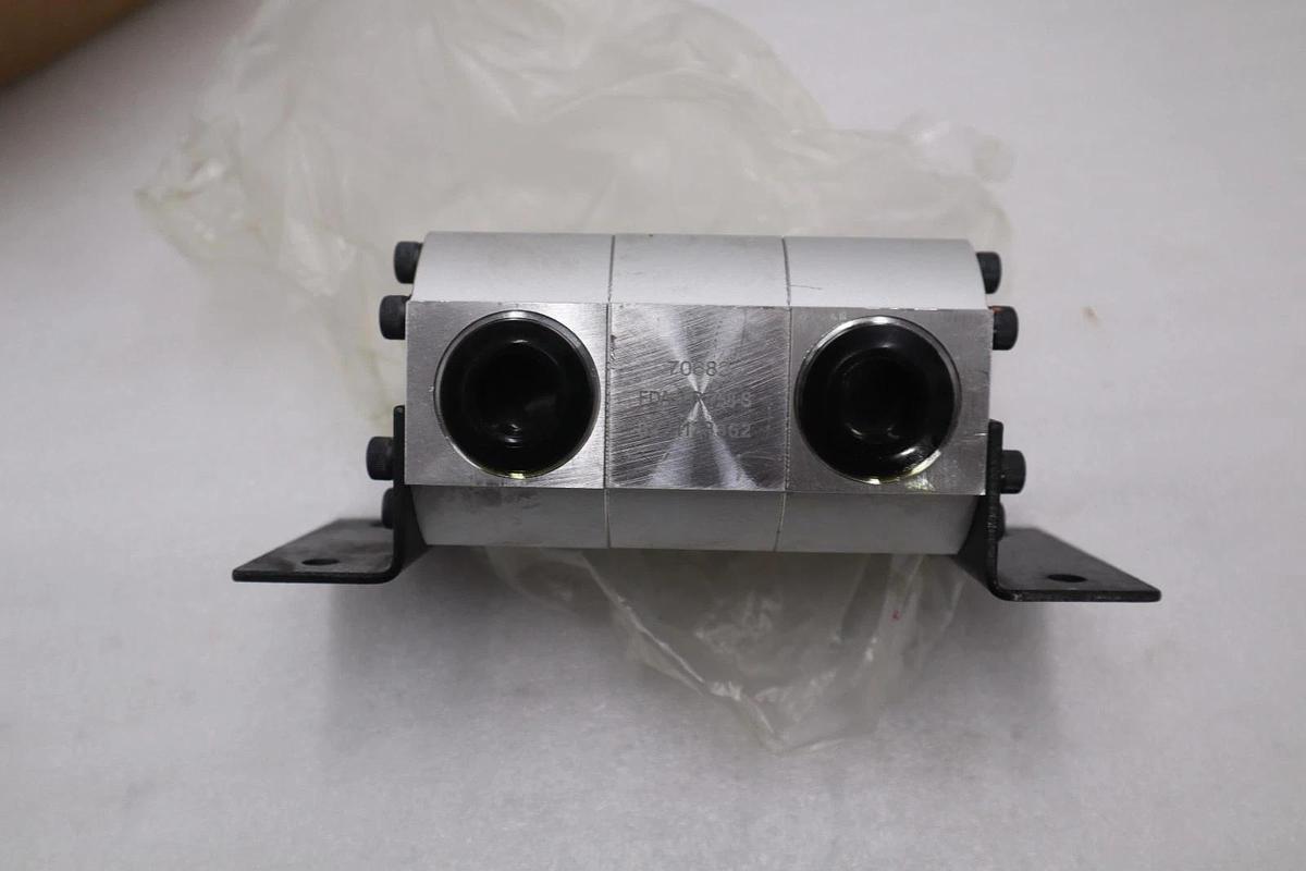 Used Dynamic Fluid Components FDA-2-N-258-S Flow Divider - STOCK GF1235