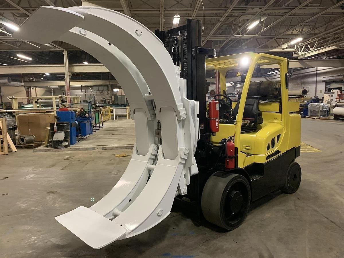 Used 15,500 POUND HYSTER MODEL S155FT FORKLIFT WITH 84" CASCADE PAPER ROLL CLAMP