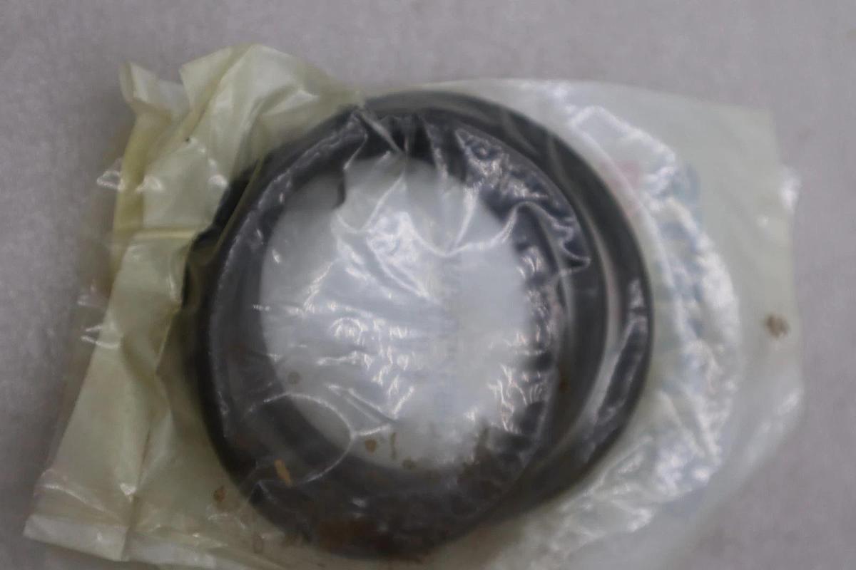 Used FISHER CONTROLS 1H862506992 O-RING STOCK #K-`1951A