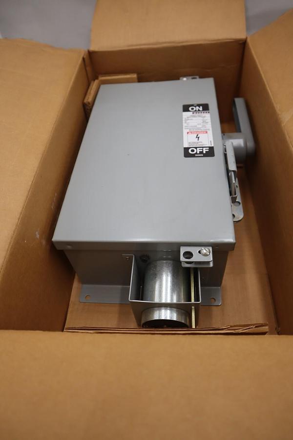 SIEMENS HH361KJ Fusible Disconnect Safety Switch Enclosure Receptacle STOCK 5442