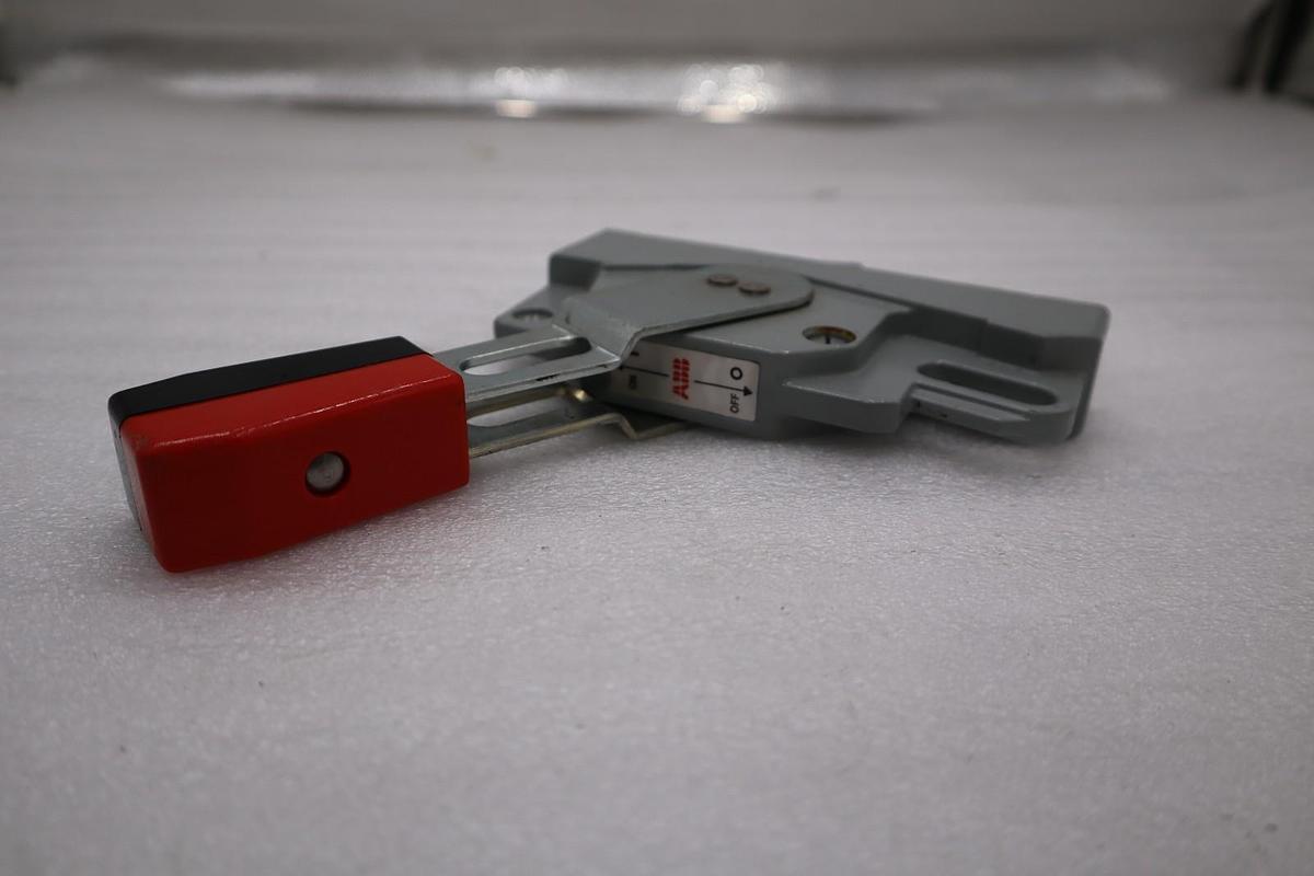 Used *New* ABB K7FHD-HS12 Disconnect Handle Kit, Electrical Enclosure Operator Switch