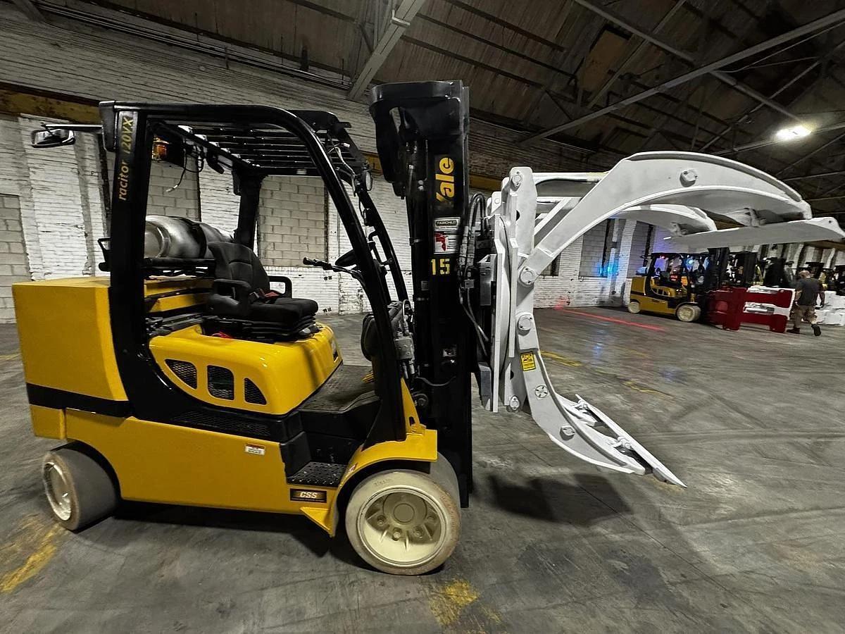 Used 12,000 LB. YALE MDL GLC120VX LH92"/RH185" WITH 72" CASCADE PAPER ROLL CLAMP 2019