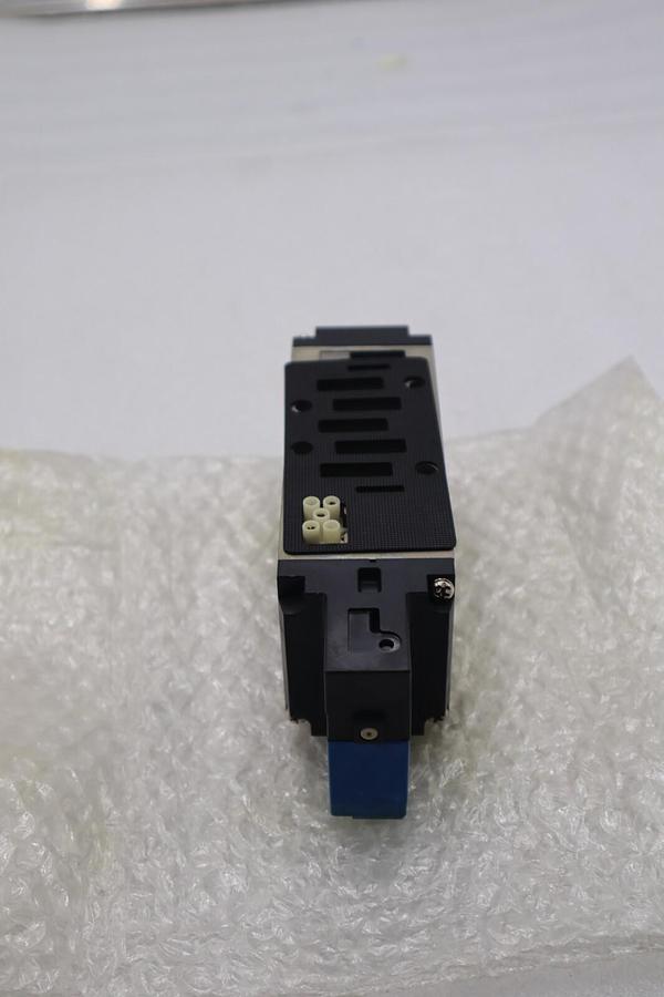 SMC VSS8-8-YZ-S-3EZ-V1 SOLENOID VALVE NEW STOCK #K-1206A