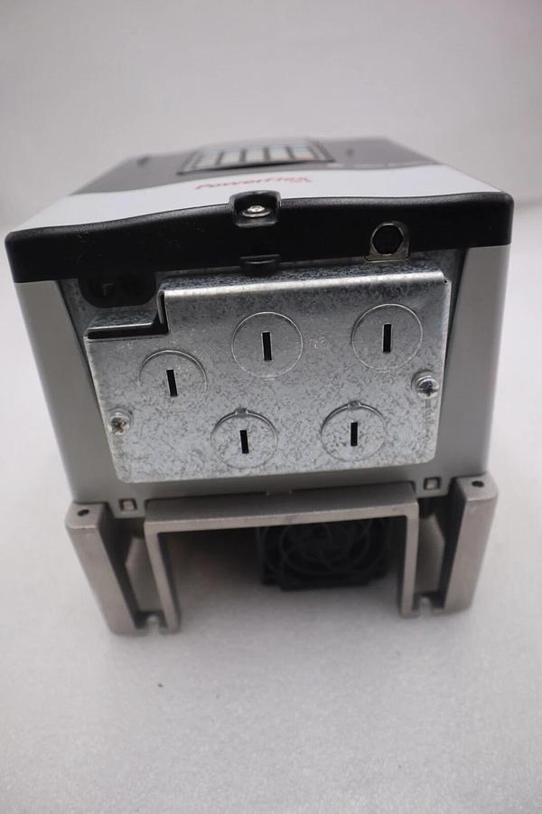 ALLEN BRADLEY 20AD8P0A3AYNANC0 POWERFLEX 5 HP DRIVE #4359
