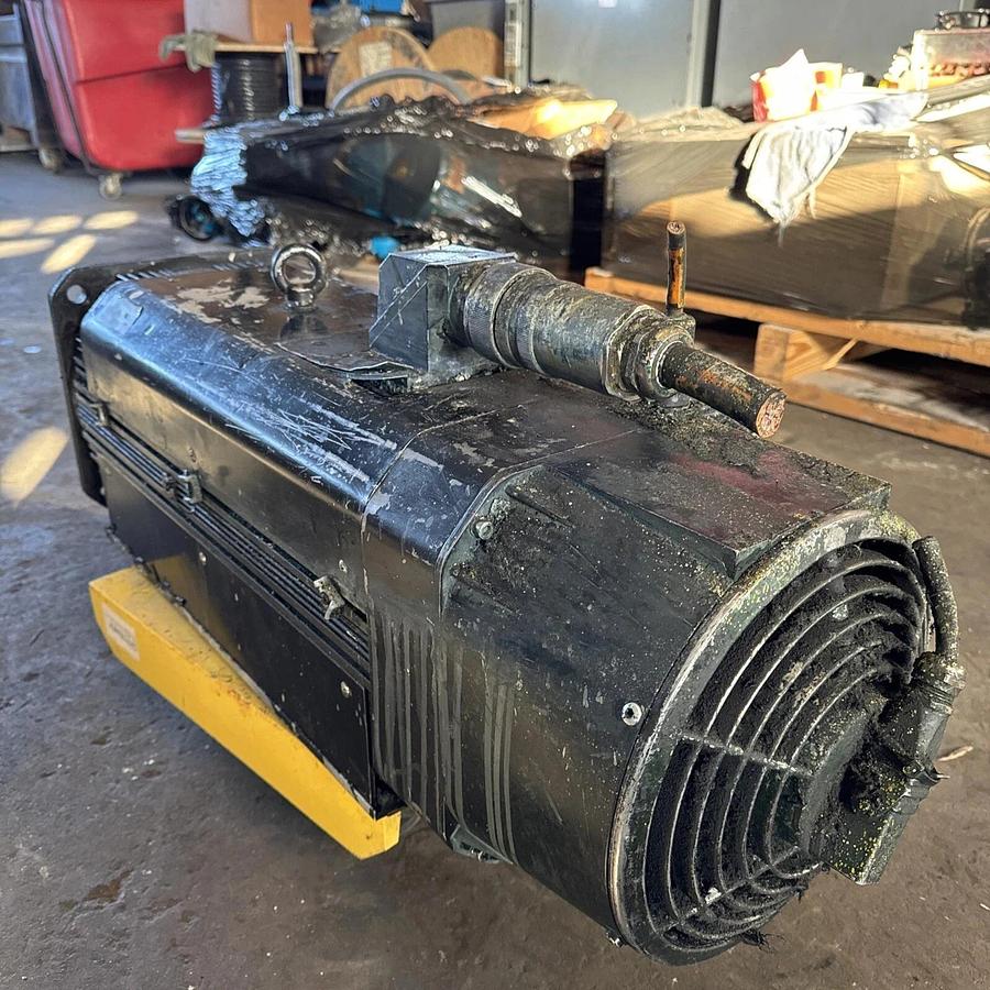 Used Rexroth R911309391 Servo Induction Motor MAD130D-0100-SA-S0-BQ1-35-N1 #HP108
