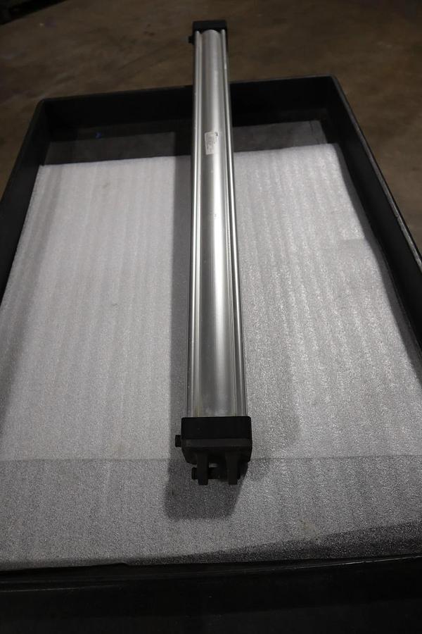 Used PARKER 1P4MA0026806 PNEUMATIC CYLINDER SERIES 4MA STOCK H1895