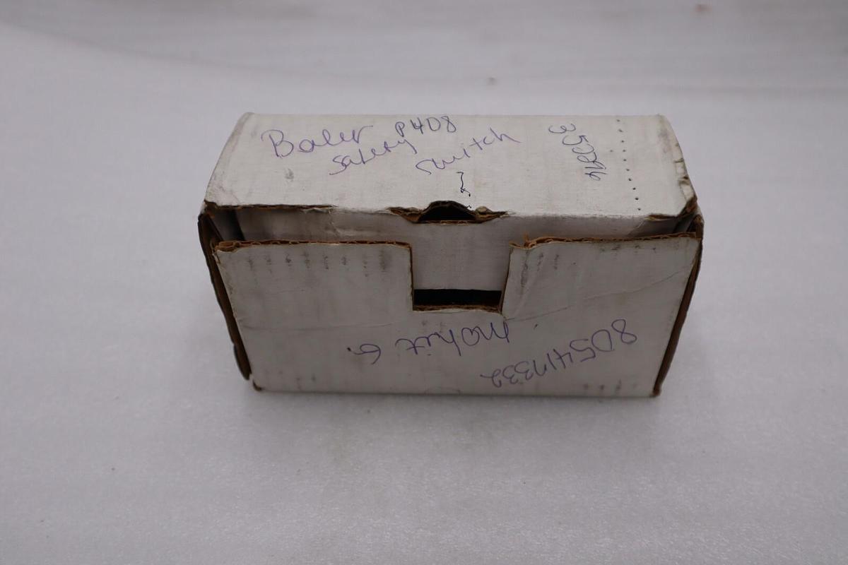 Used NEW IN BOX ALLEN BRADLEY 440K-M22ANDT SERIES A SWITCH STOCK H490A