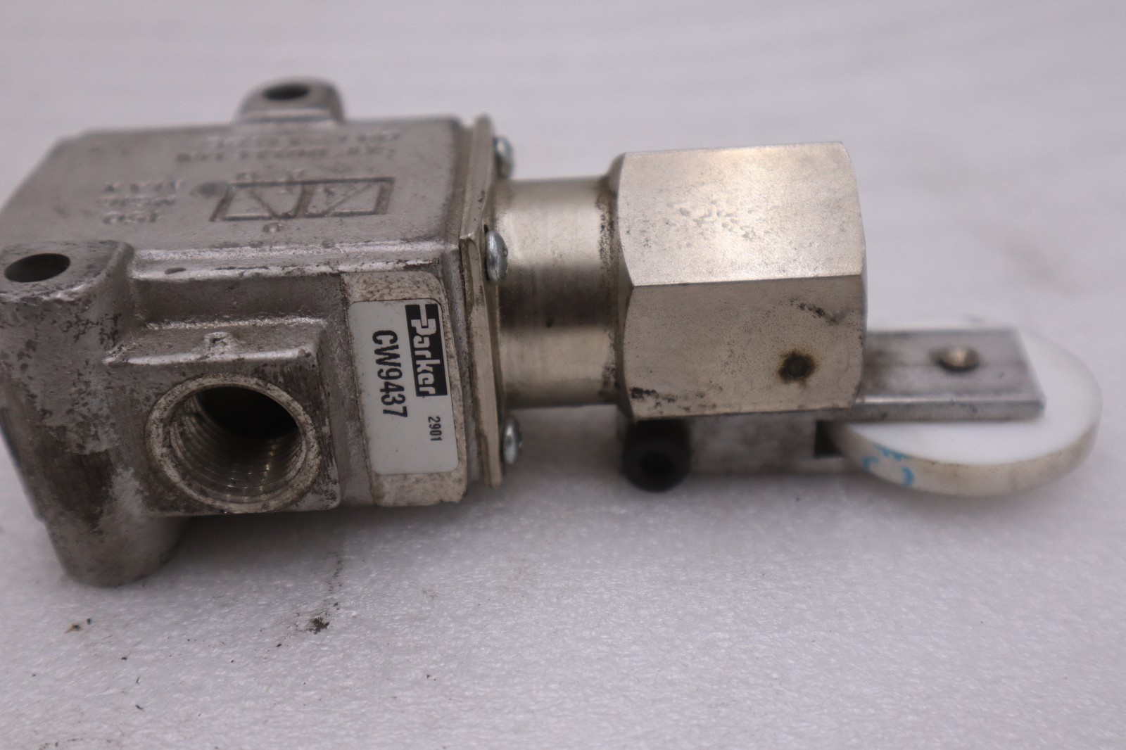 Used Parker CW9437 Cam Operated Pneumatic Valve NEW OPEN BOX STOCK CC89