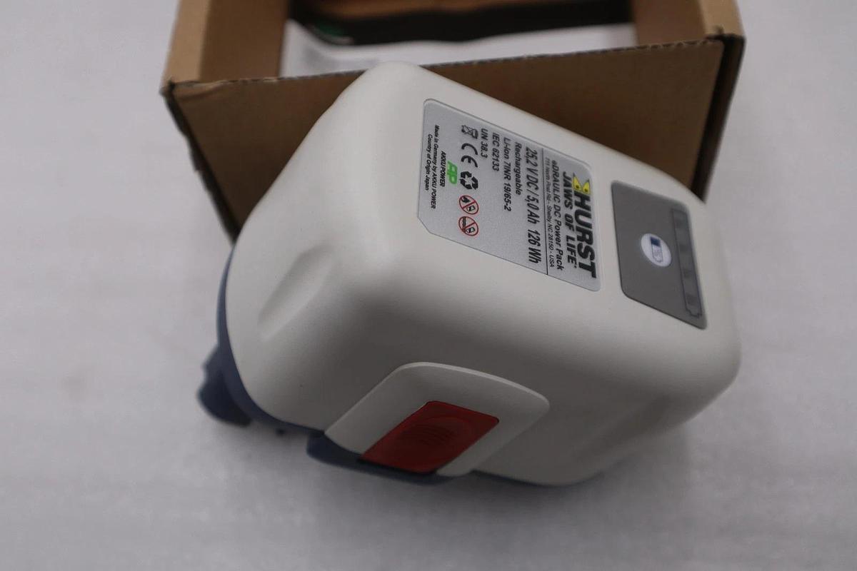 NEW OPEN BOX Hurst Jaws of Life EXL Battery 272085410 STK GF567