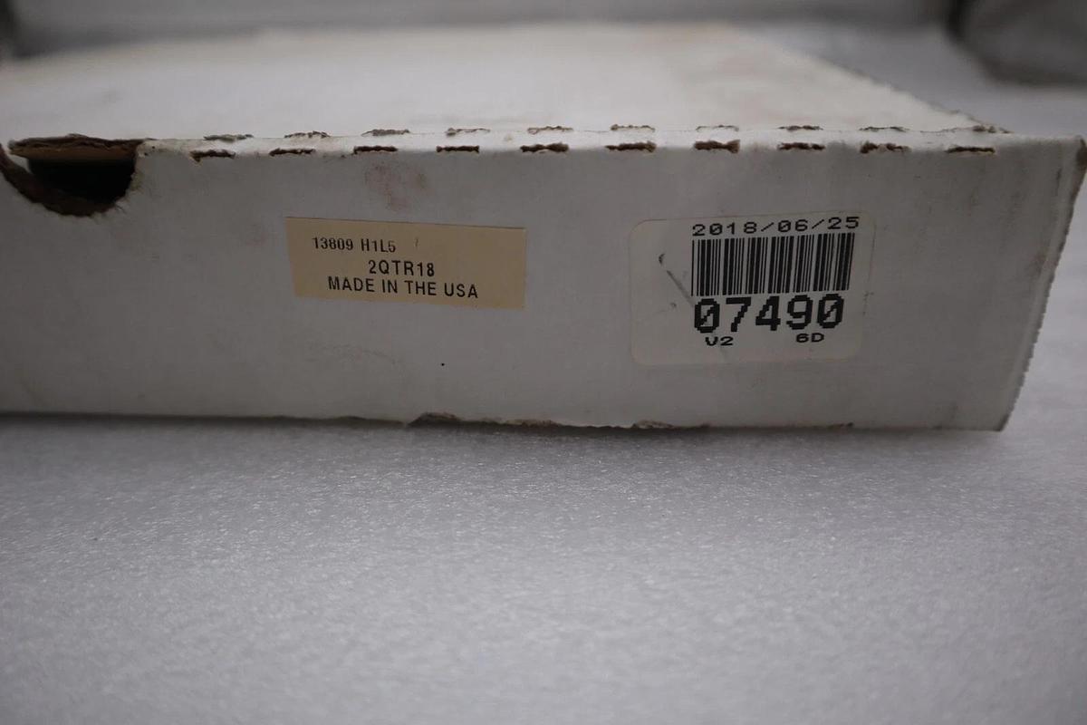 Used NEW JM CLIPPER 13809 H1L5 2QTR18 OIL SEAL STOCK 3785A