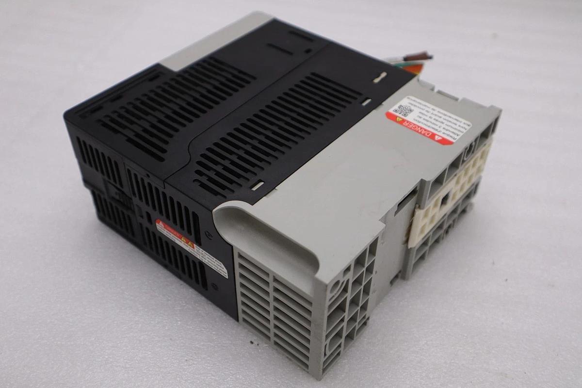 Used USED ALLEN BRADLEY 25B-D2P3N104 POWERFLEX 525 SER. A 1.0HP 25BD2P3N104 #H1819