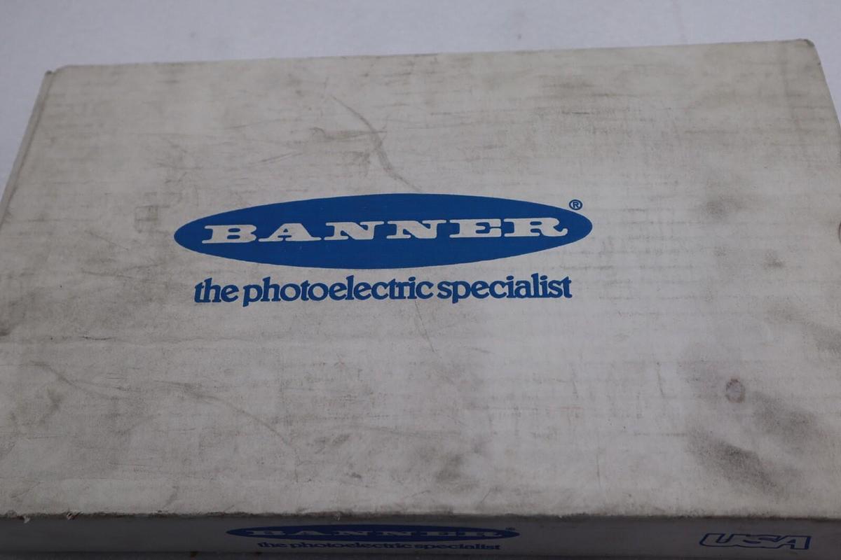 Used BANNER Q452E PHOTOELECTRIC SENSOR EMITTER #4363