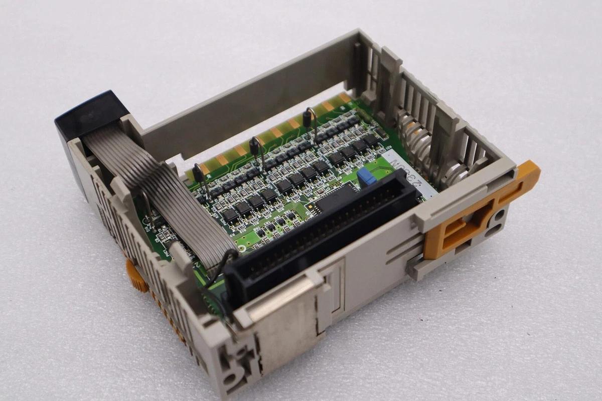 Used OMRON OUTPUT UNIT CQM1-0D212 STOCK L-510-C
