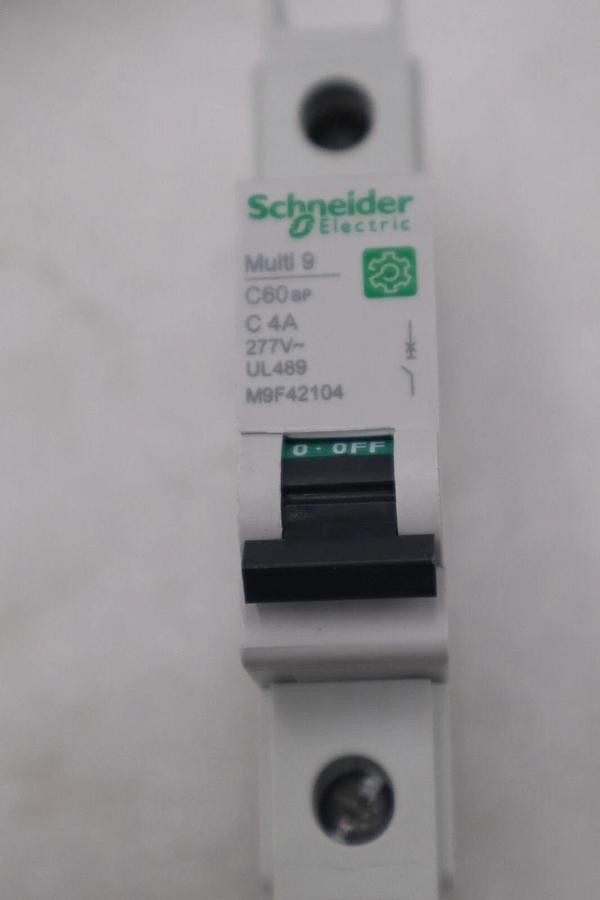 NEW OPEN BOX SCHNEIDER M9F42104 CIRCUIT BREAKER MULTI 9 277V STOCK G907A