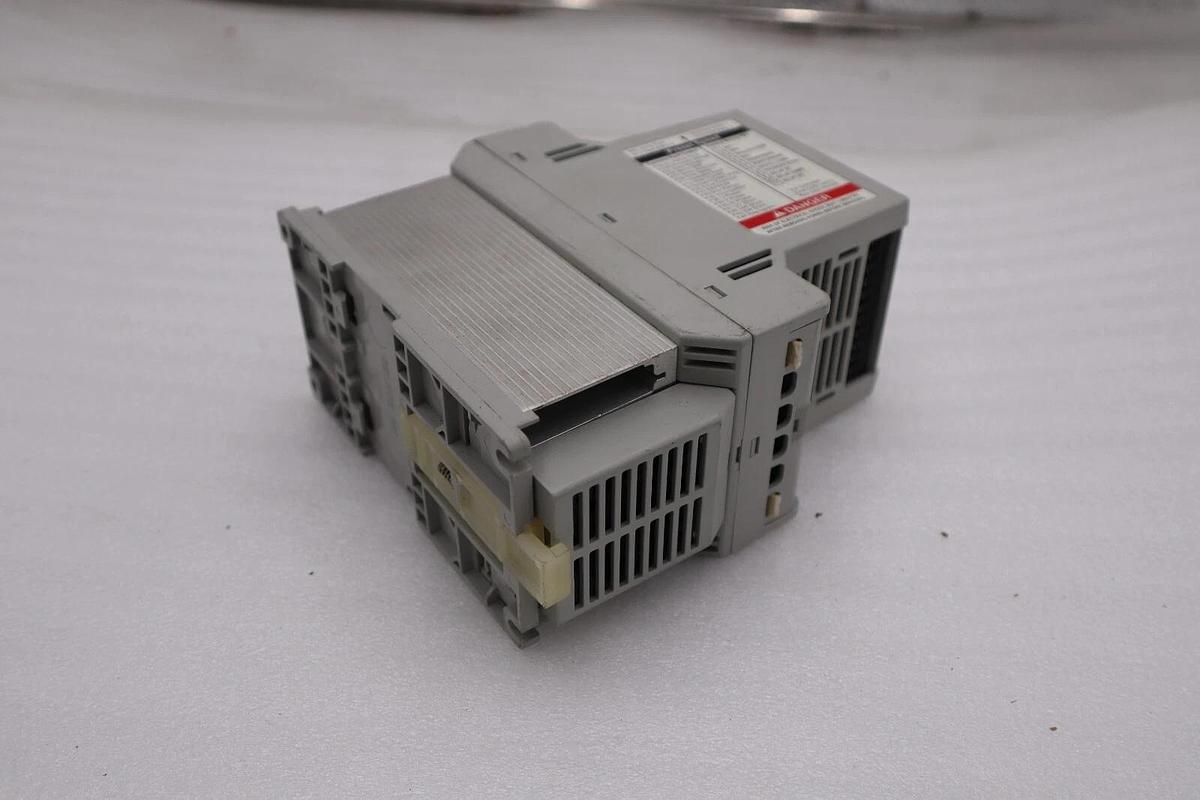 ALLEN BRADLEY 160-BA03NPS1 AC 1HP 380-460V-AC 0-240HZ DRIVE NEVER USED #H386A