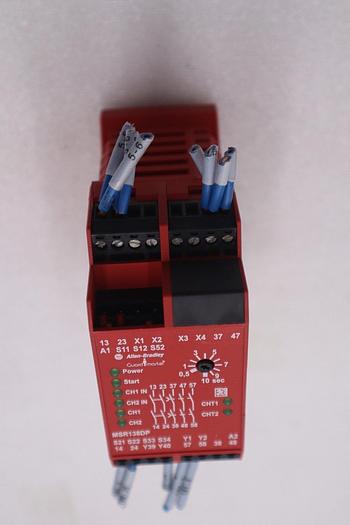 Used Allen-Bradley MSR138DP Monitoring Safety Relay 24VAC DC 50/60Hz Stock #K-1748