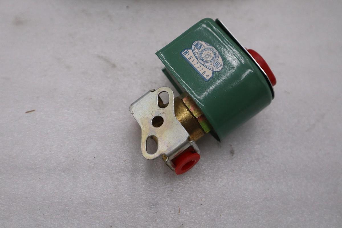 NEW IN BOX - ASCO SOLENOID VALVE 1/4" 110/120V. COIL 8262B210 - STOCK GF660A