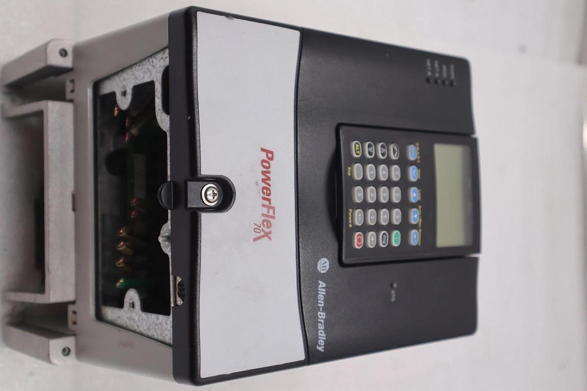 Used 20AD8P0A3AYNANC0 ALLEN BRADLEY POWERFLEX 70 5HP AC DRIVE 480 VOLT STOCK 3290