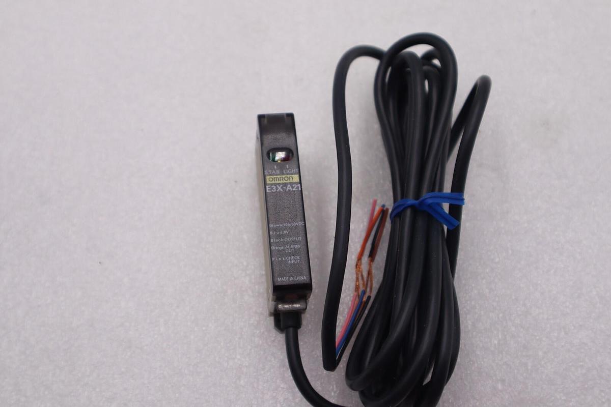 Used OMRON E3X-A21 PHOTOELECTRIC SWITCH 10-30 VDC STOCK #K-1038A