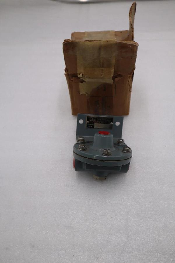 NEW OPEN BOX Moore 63BD Constant Differential Type Flow Controller STK G851A