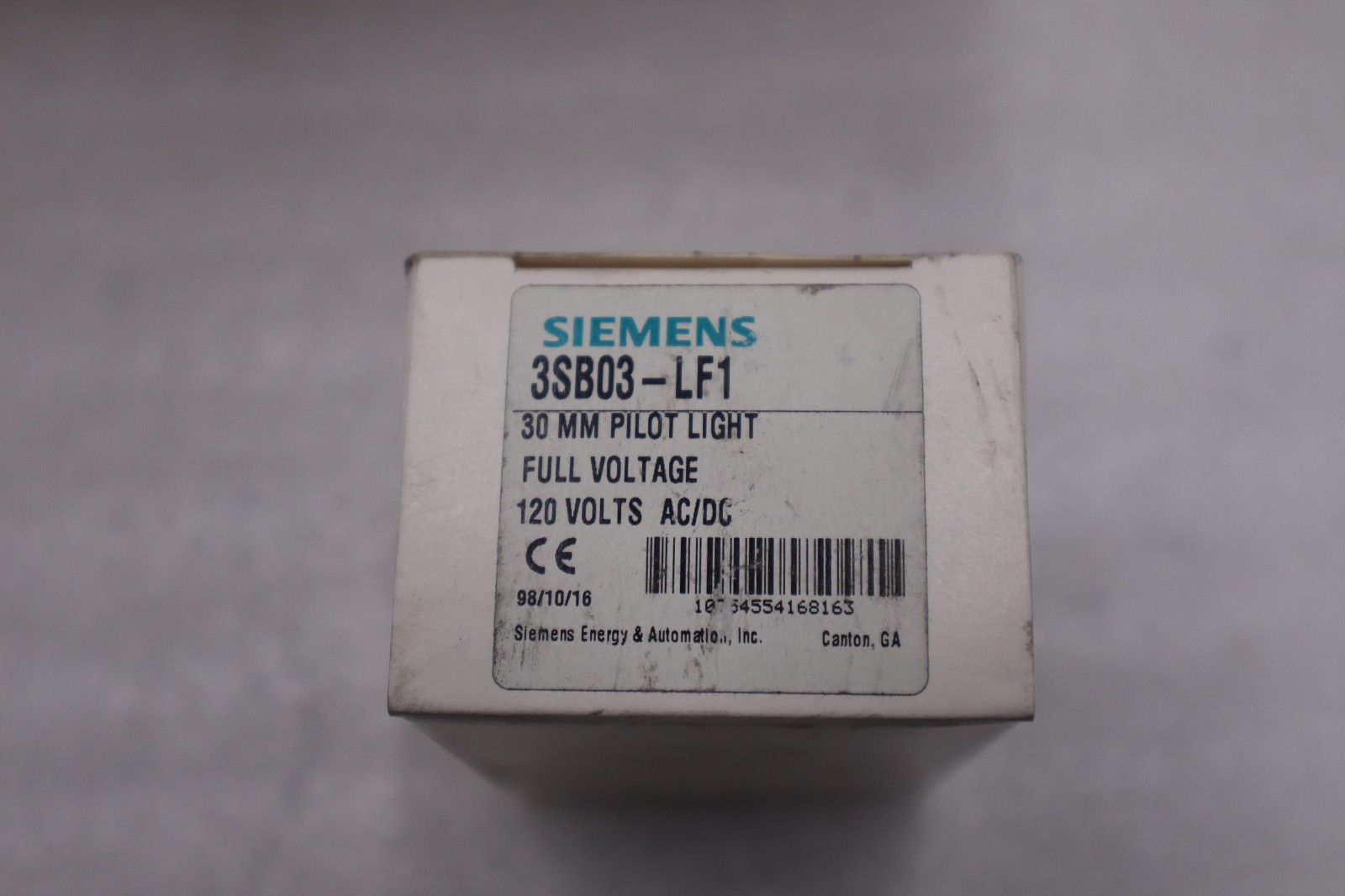 SIEMENS 3SB03-LF1G 120V - NEW IN BOX - STOCK GF672A