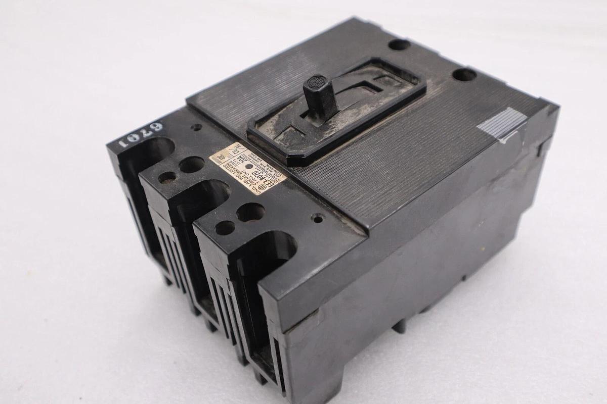 Used ITE  EE3-B020  3 POLE  20 AMP  240VAC  TYPE EE3  Circuit Breaker STOCK B-622