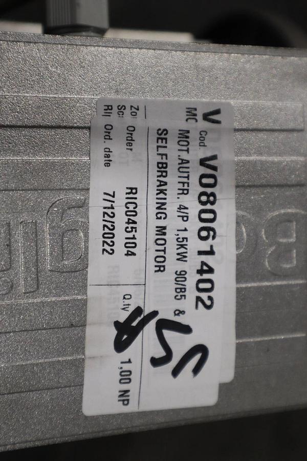 Used NEW BONFIGLIOLI 8AF2400CK / BX 90 L A 4 MOTOR STOCK HS-19