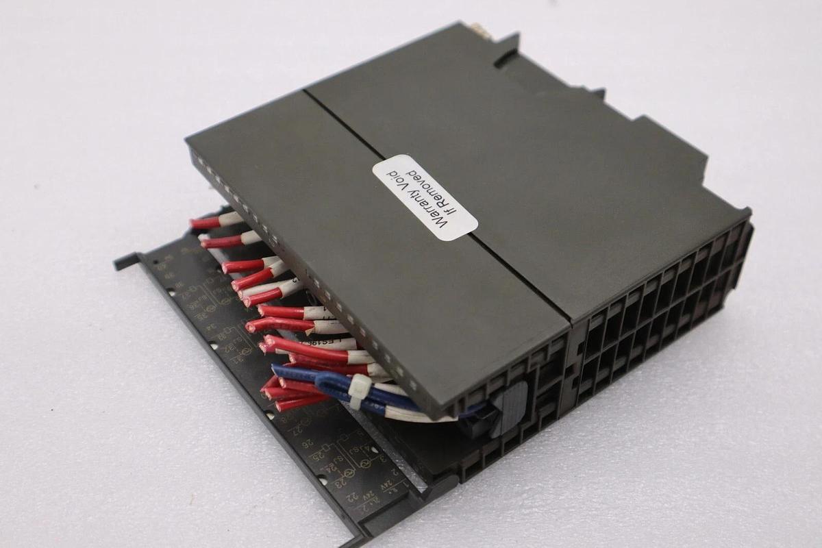 Used SIEMENS 6ES7 322-5HF00-0AB0 Output PLC Module STOCK K-672-C