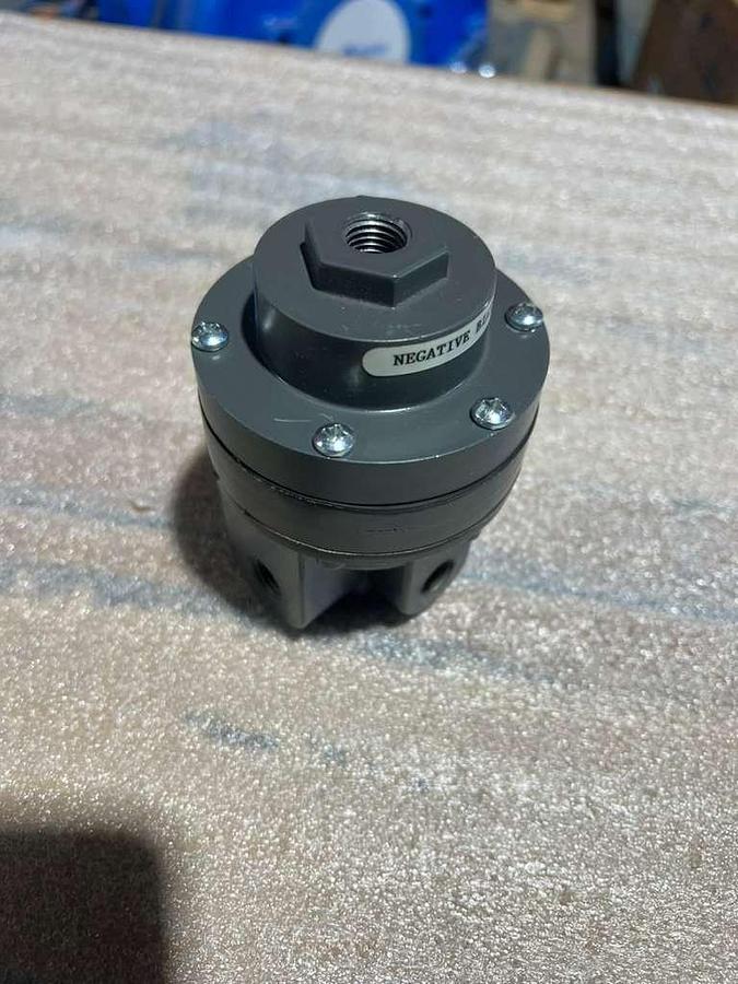 Used NEW OPEN BOX CONTROLAIR INC 600-BDZ / 600BDZ 1/4'' NPT STK L705CC