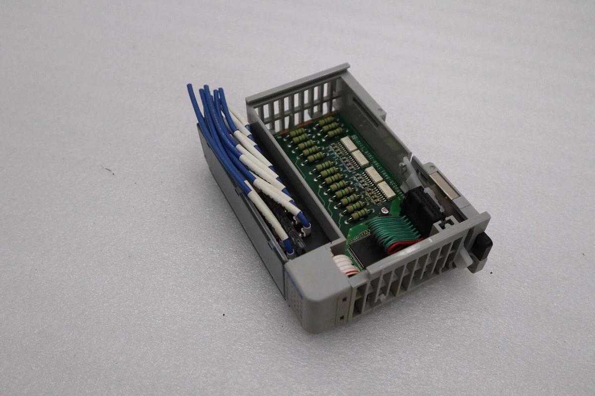 Used 1769-IQ16 ALLEN BRADLEY INPUT MODULE SERIES A STOCK K-35-A