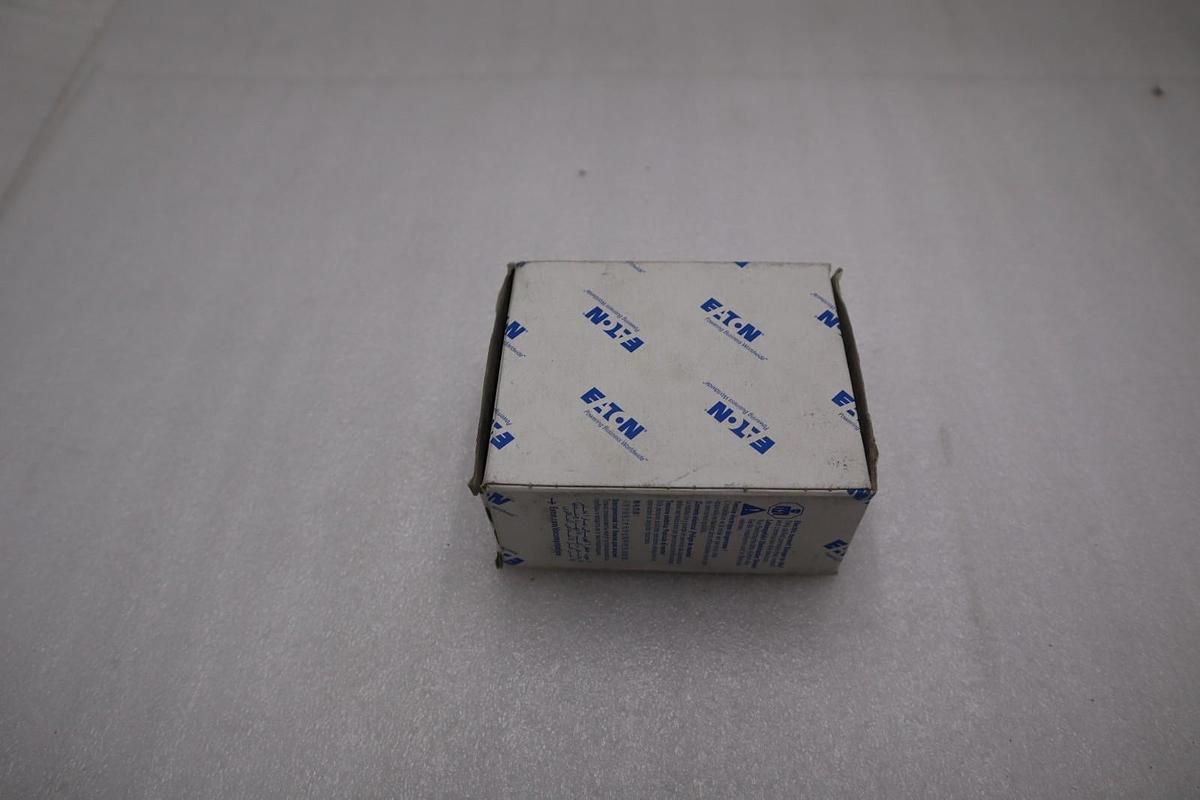 Used NEW OPEN BOX EATON MOELLER PKZM0-6 3-T Circuit Breaker PKZM0-6.3-T STK H287A