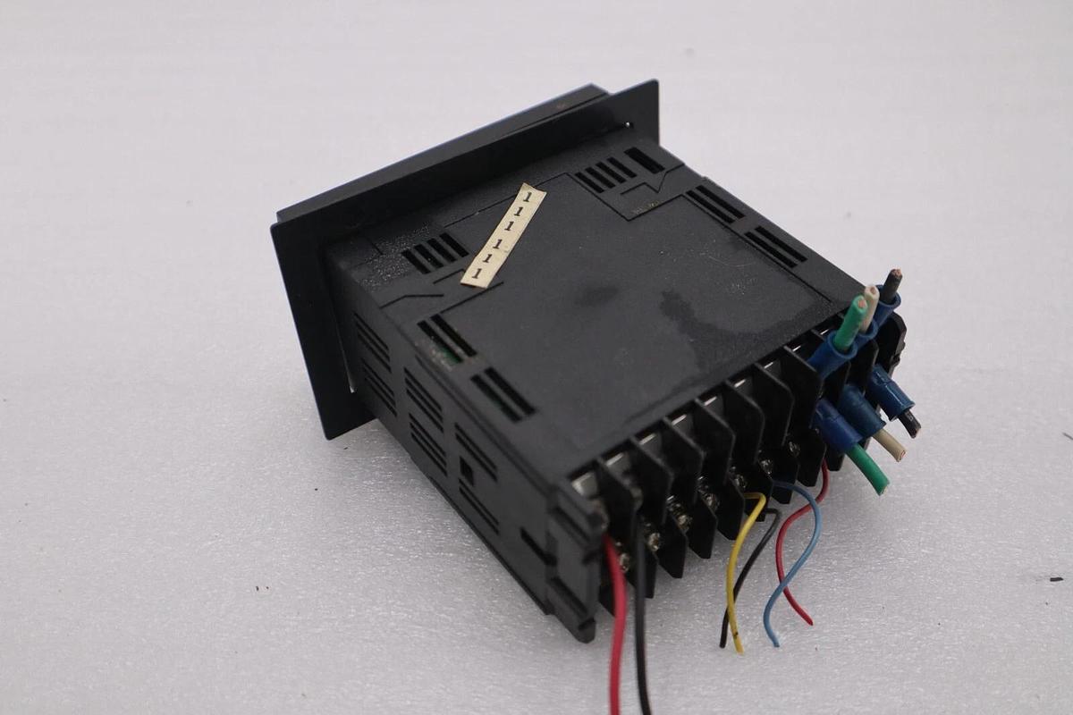 Used Raytek RAYGPC temperature sensor controller Thermalert GP STOCK K-401-D