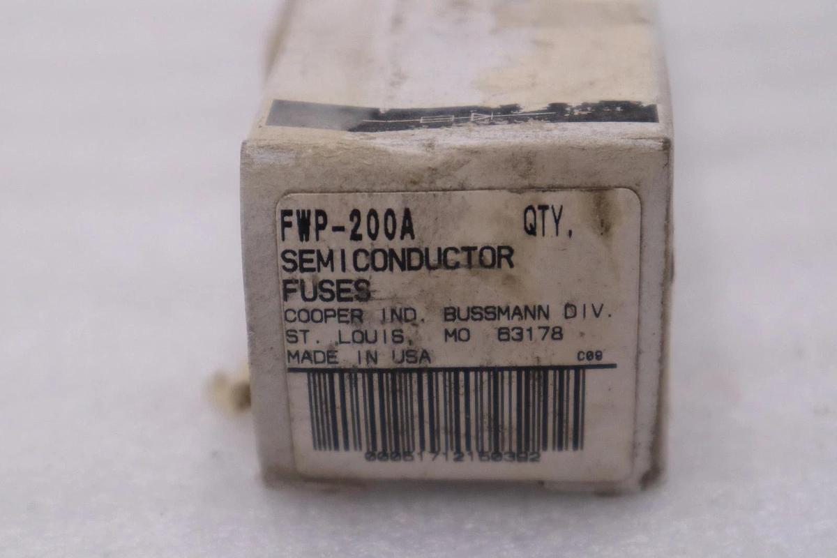 Used LOT OF 2 - BUSSMANN FWP-200A Fast Fuse - STOCK H-1699A
