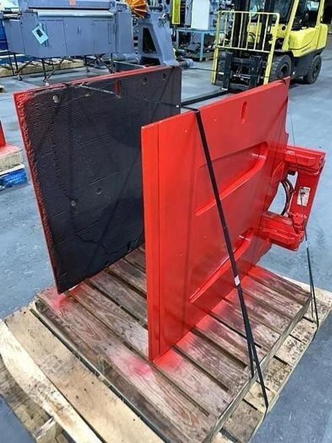 Used BOLZONI AURAMO 2500LB CAPACITY CARTON CLAMP MODEL LB14J7A CLASS II MFG. 2015