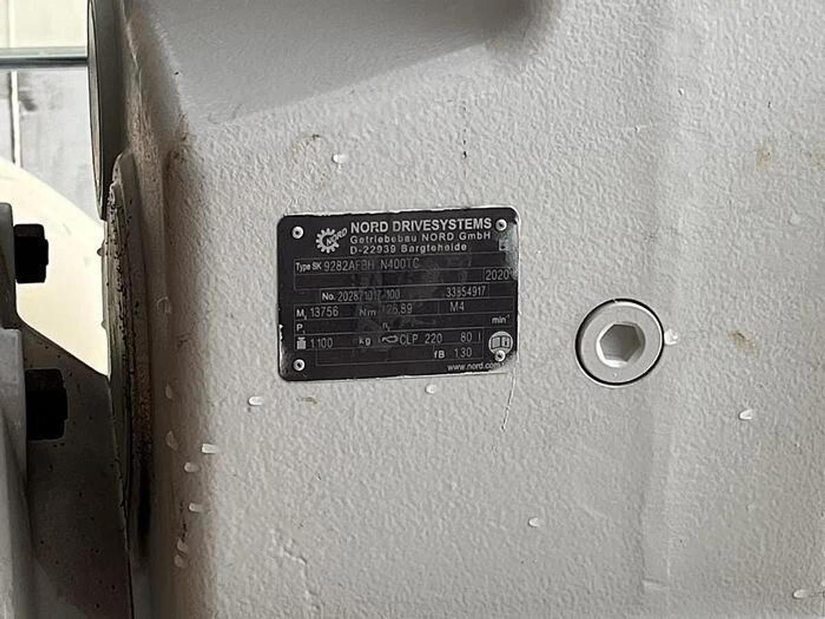 Used T BAILEY 316L STAINLESS STEEL TANK 33' TALL 12' DIAMETER MFG 2018 WITH AGITATOR