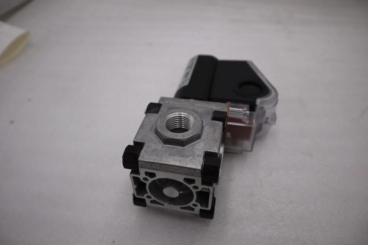 Kromschroder VAS115R/NQSR  GAS SOLENOID VALVE 88000100 STOCK H1499