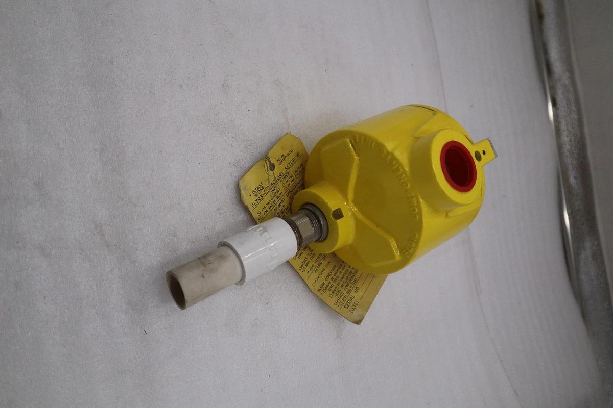 FCI, FLUID COMPONENTS INTERNATIONAL, FLT93B-AB00 , FLOW SWITCH NEW STOCK GF-787
