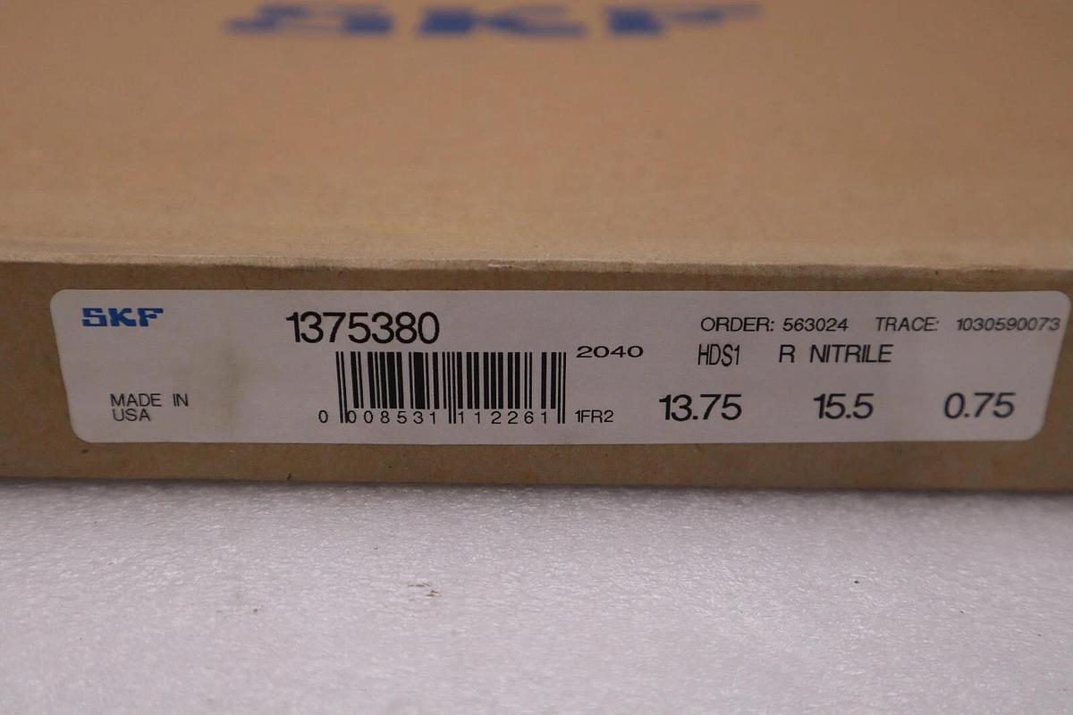 Used CR Seals (SKF) 1375380 Nitrile Oil Seal NEW IN BOX (FOUR AVAILABLE) STOCK 2242B