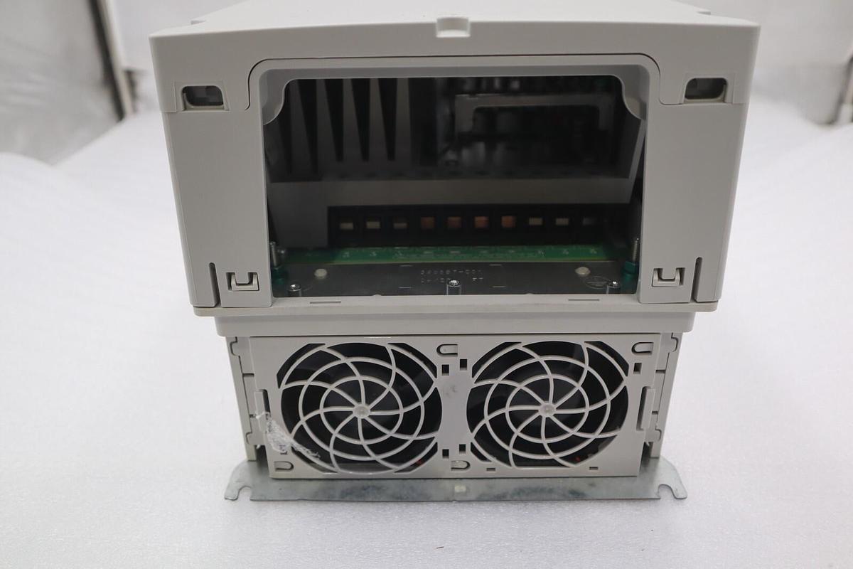 Used Allen Bradley PowerFlex 755 DRIVE 20G11ND052JA0NNNNN 40 HP 480V NEW STOCK 5668