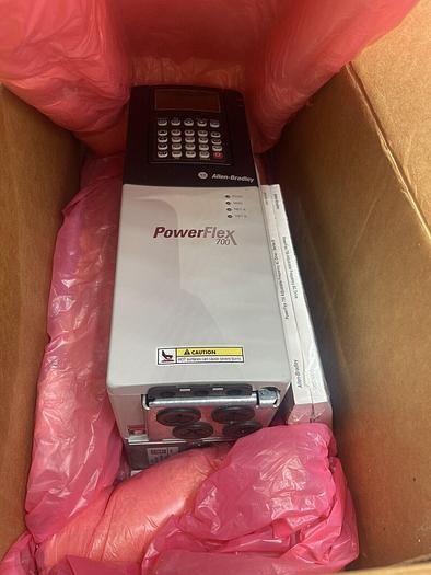Allen Bradley PowerFlex 700 AC Drive 5HP 20BD8P0A3AYNAND0 SERIE B STOCK 3696