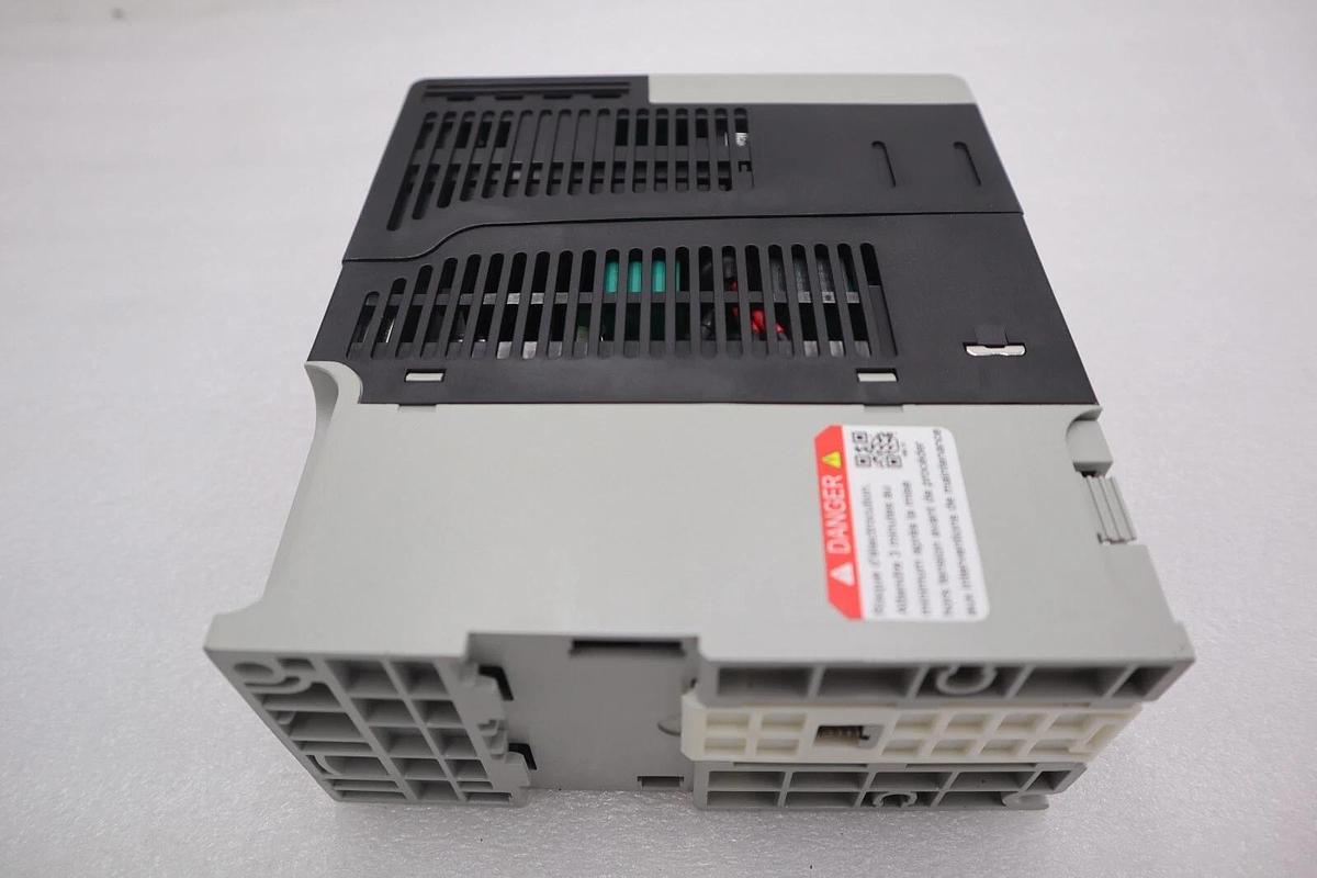 Allen-Bradley 25A-D2P3N114 PowerFlex 523 0.75KW 1HP Drive 25AD2P3N114 NEW 2081-A