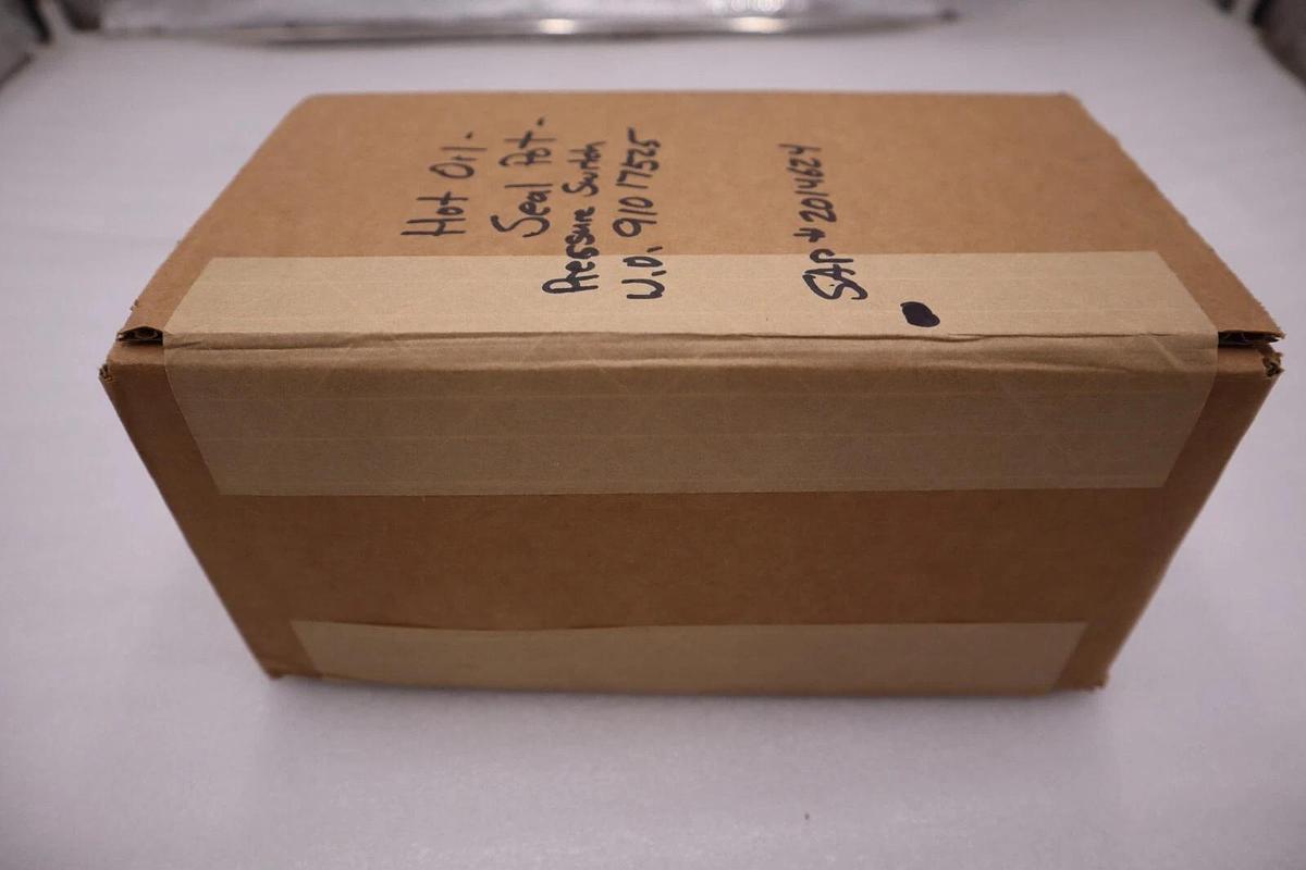 Used UNITED ELECTRIC Controls QJ120-15280 PRESSURE SWITCH, 5-30 psi, New #2922A